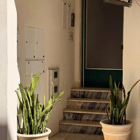 Apartment Downtown 1 *